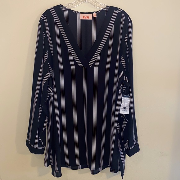 EVRI Tops - Evri tunic dress shirt